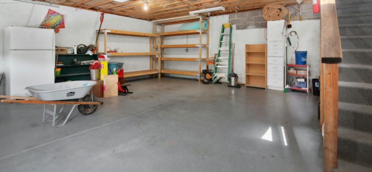 How Long Does a Full Garage Cleanout Take With Professionals