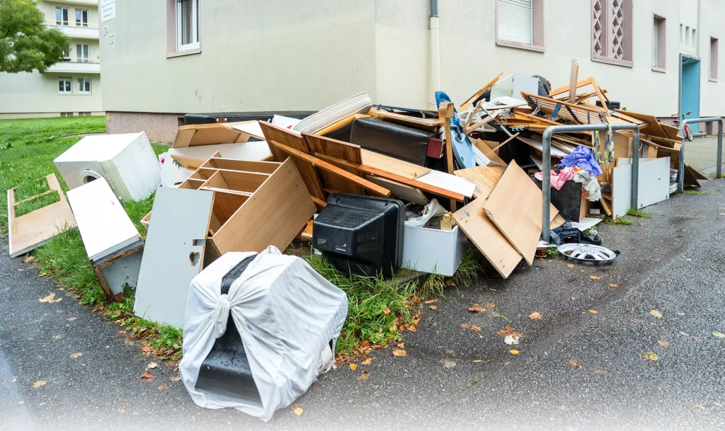 Junk Removal in Ballwin, MO